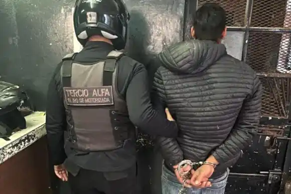 Crimen de una joven en Villa Banana: su hijo de 5 años alertó a los vecinos y detuvieron a su novio