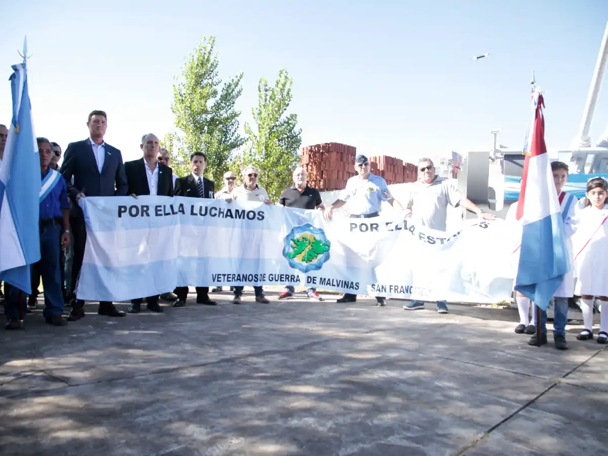 Malvinas: con gran emoción la ciudad rindió homenaje a los veteranos