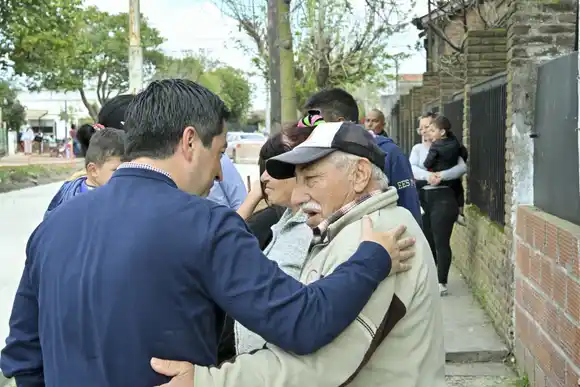 Malvinas Argentinas: Nardini recorrió la obra de pavimentación e hidráulica en el barrio Emaús de Tierras Altas