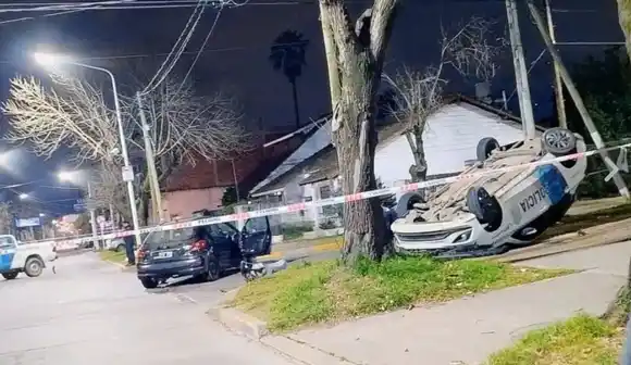 Como en las películas: persecución desde Máximo Paz terminó con un patrullero volcado y siete heridos en Monte Grande