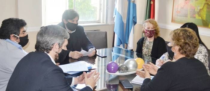 Se definió una agenda de  trabajo y obras para el   barrio Golf Club