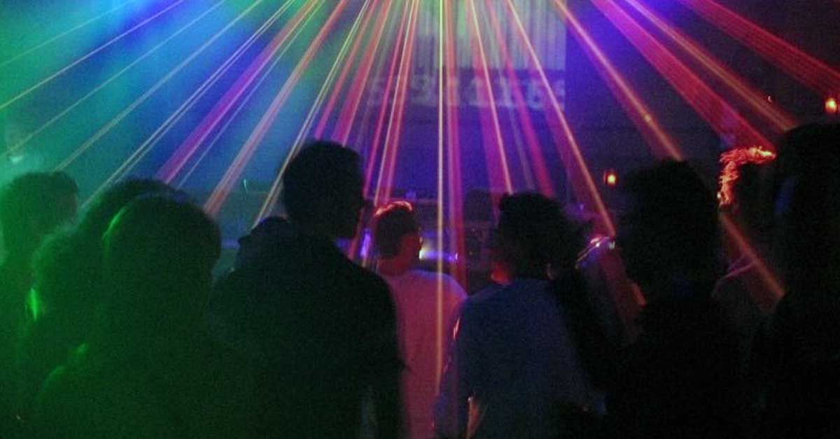 Vetaron la ley que permitía coincidir a menores y mayores en boliches