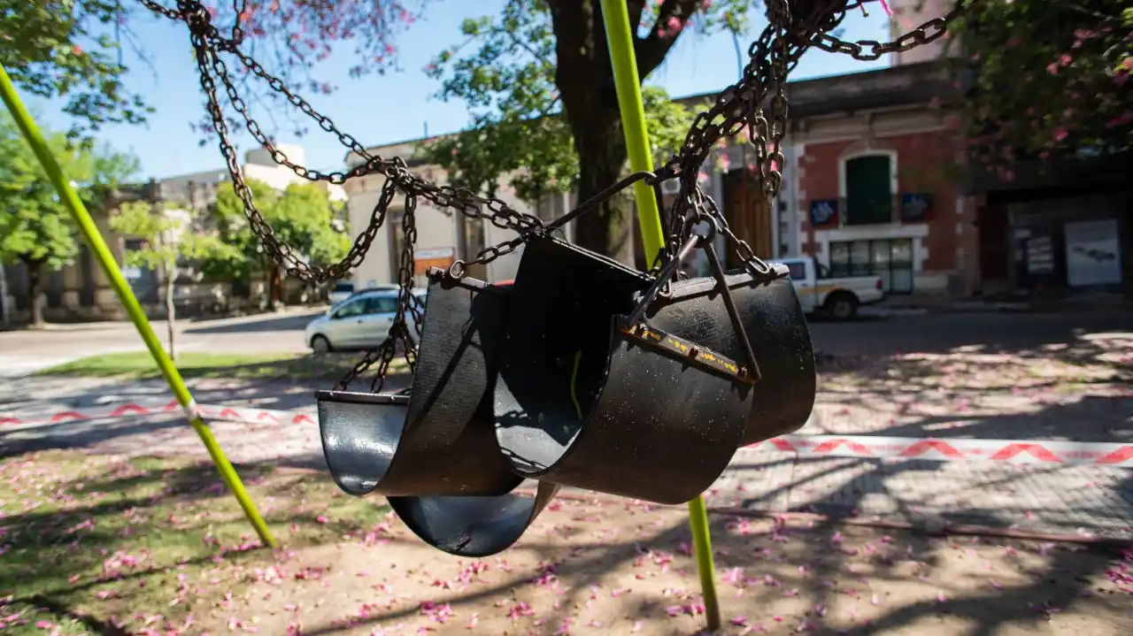 Ya se puede salir a caminar, pero los juegos en parques y plazas siguen prohibidos