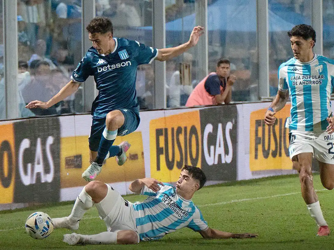 Racing se hizo fuerte en su visita a Tucumán.