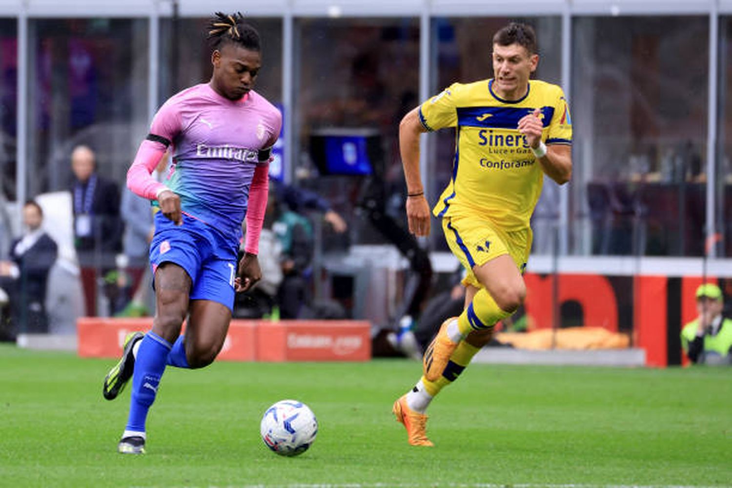 Milan superó a Hellas Verona