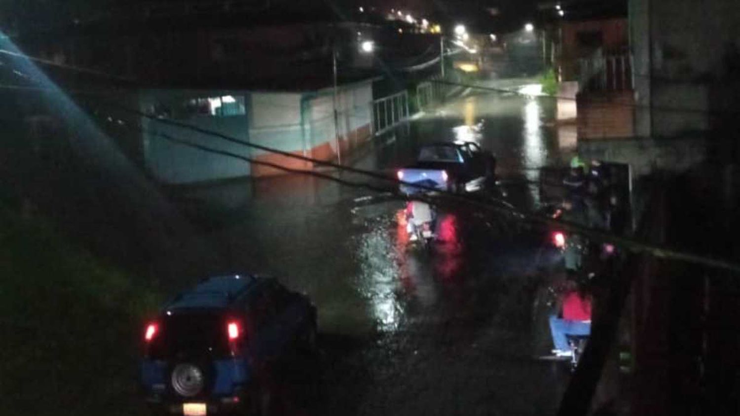 ¡ALERTA POR LLUVIAS! Emergencia en Mérida por desbordamiento de quebradas