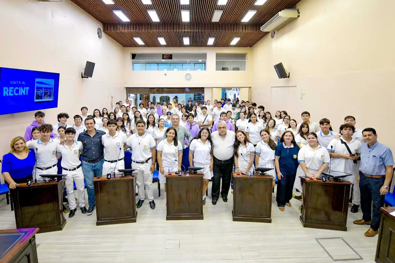 Jóvenes de Clorinda visitaron la capital