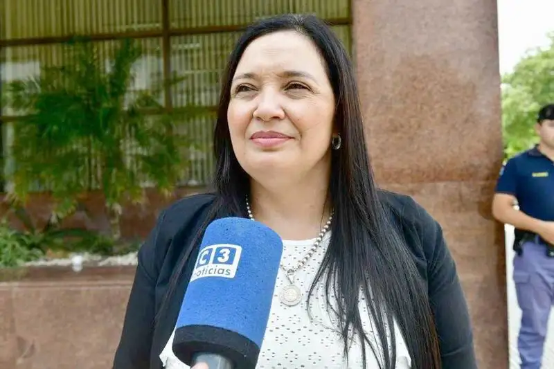 Intendenta de Pirané trató de traidor a su par Basualdo
