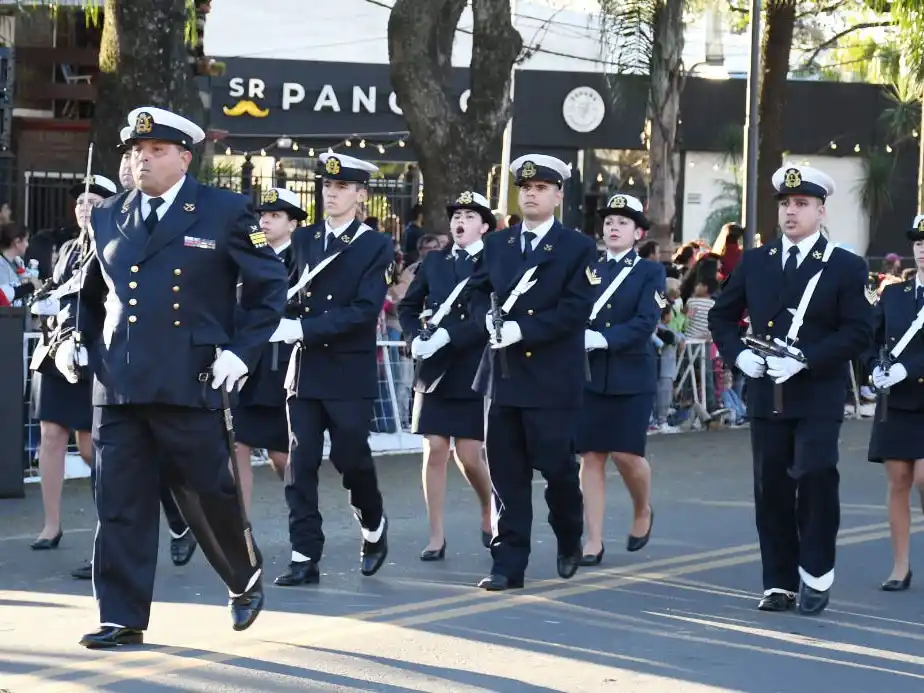 Concordia celebró el 209° aniversario de la Independencia con un multitudinario desfile cívico-militar