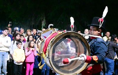 Con la Banda Militar “Tambor de Tacuarí”, Gualeguaychú comenzó los festejos por sus 242 años: Mirá las mejores fotos