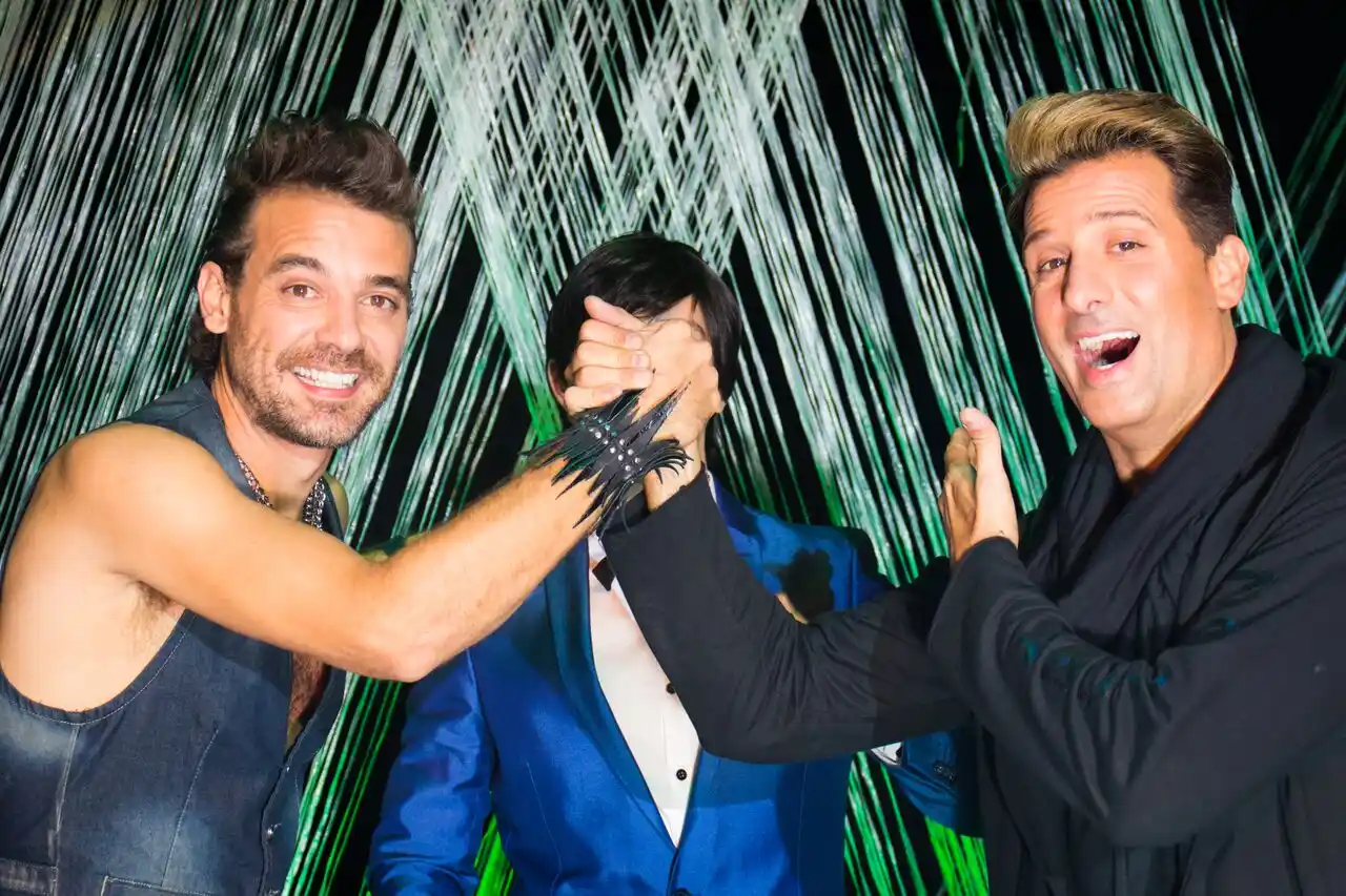 José María Listorti y Pedro Alfonso son "Cantantes de guerra"