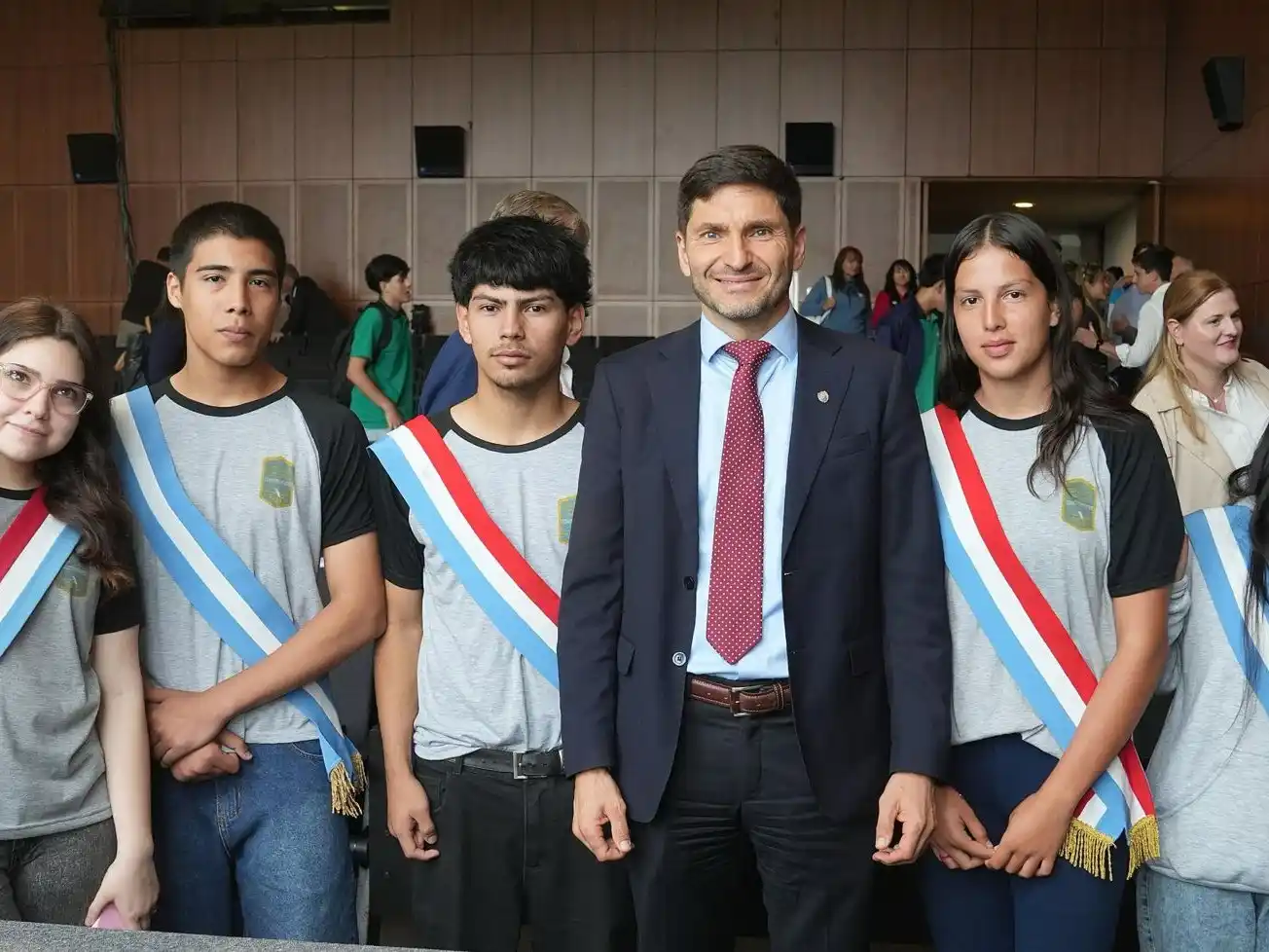 El gobernador participó del acto de promesa de lealtad a la Constitución Nacional