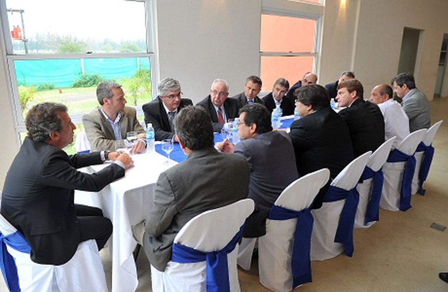 Respaldo político de los intendentes vecinalistas
