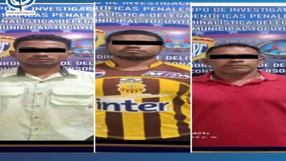¡CASI LO MATAN! Amarraron a un joven con trastornos mentales a un caballo y LO ARRASTRARON POR LA CALLE