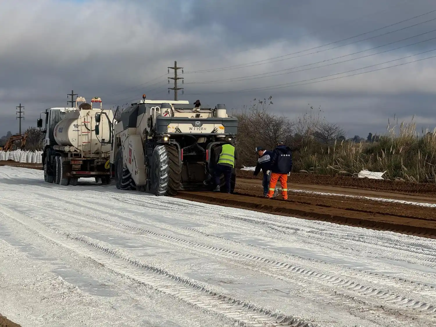 Personal de la empresa en plena tarea.