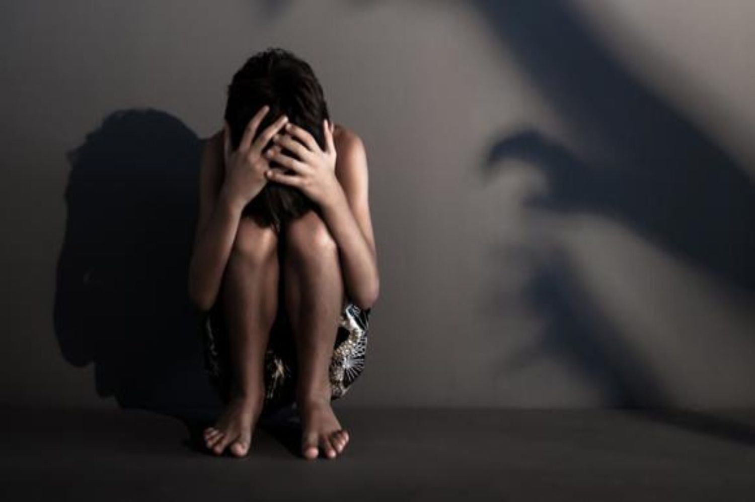 AL SALIR DEL LICEO sometida y abusada sexualmente una adolescente por un hombre armado en Lara
