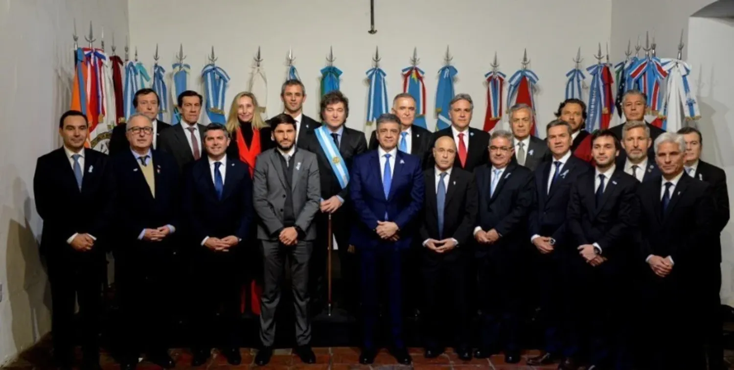 Firmantes del Pacto de Mayo. Foto: Casa Rosada.