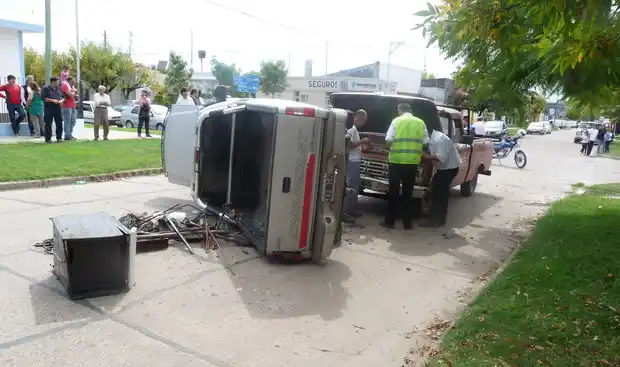 Volcaron madre e hija en Urdinarrain