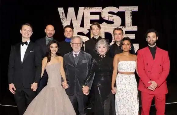 Este director venezolano trabajó con Steven Spielberg y está feliz por eso