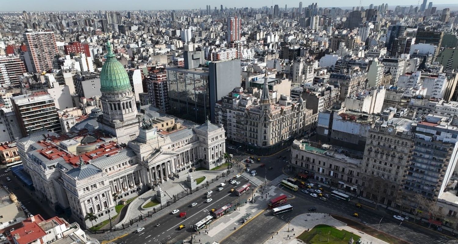 Más allá del paquete de normativas puntuales, en Casa de Gobierno ya adelantaron que se van a enviar miles de proyectos de ley individuales al Congreso. Foto: Fernando Nicola/Archivo