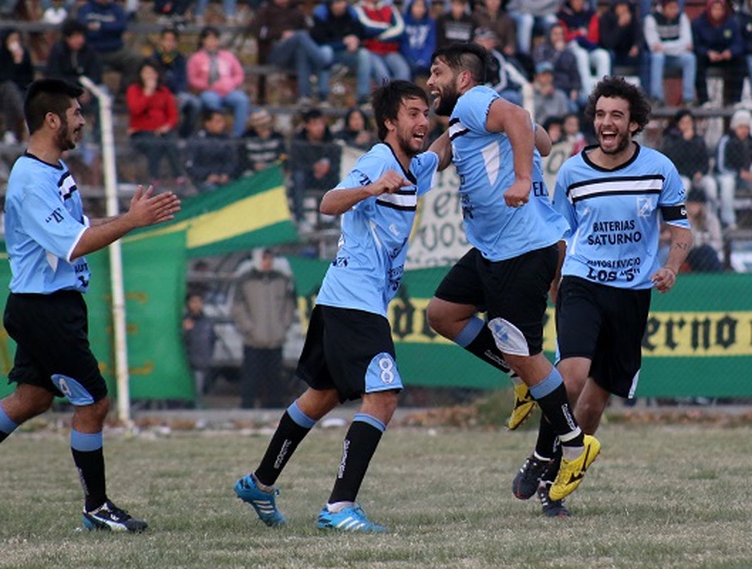 Canchas y horarios para las divisionales A y B