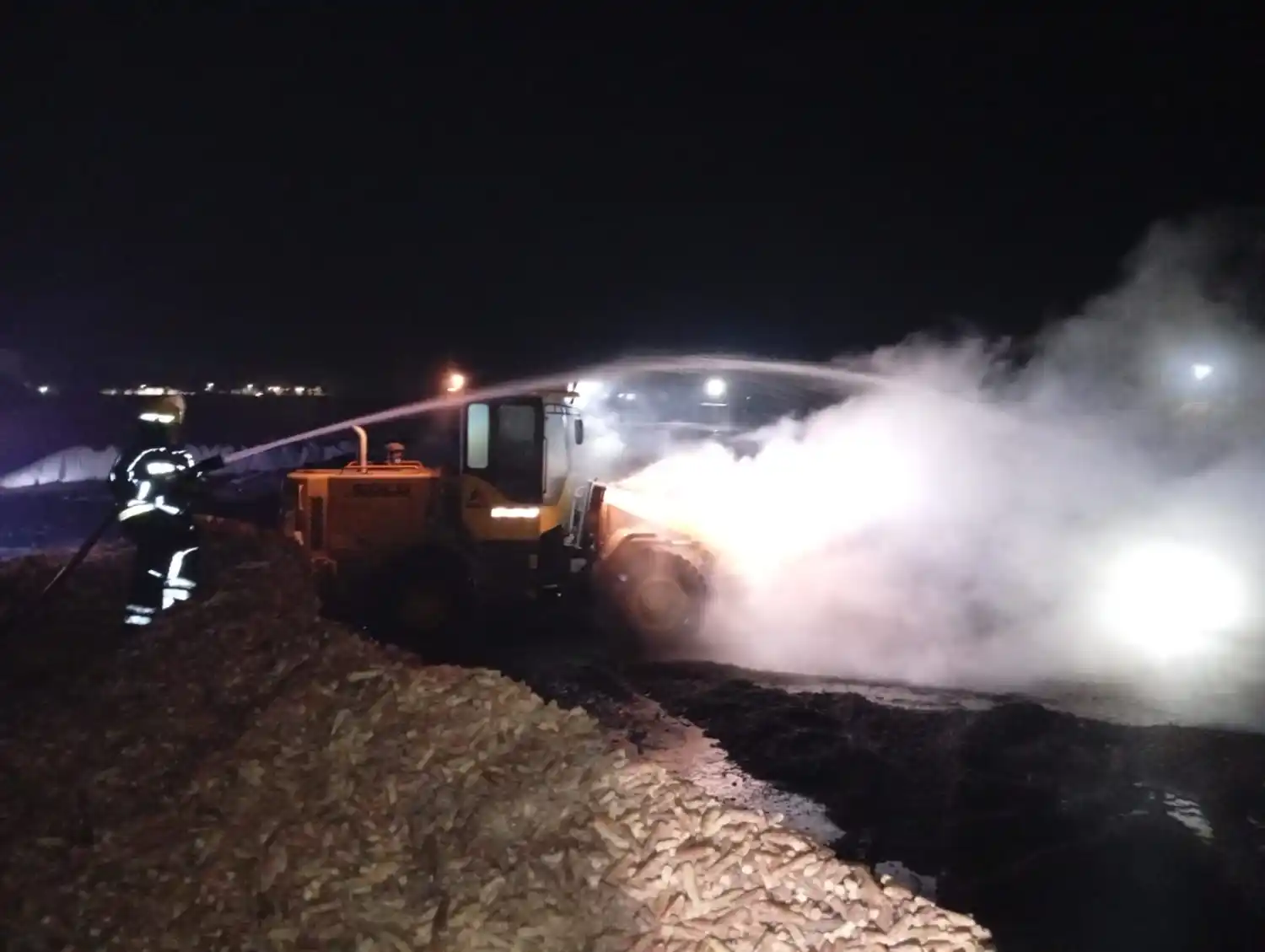 Incendio cáscara de maní.