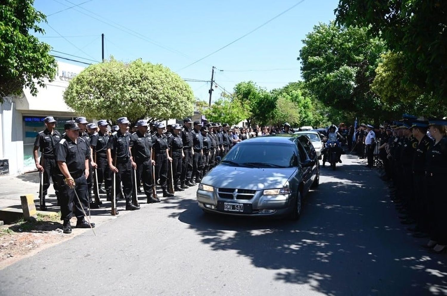 Velatorio del policía asesiado en Rosario.