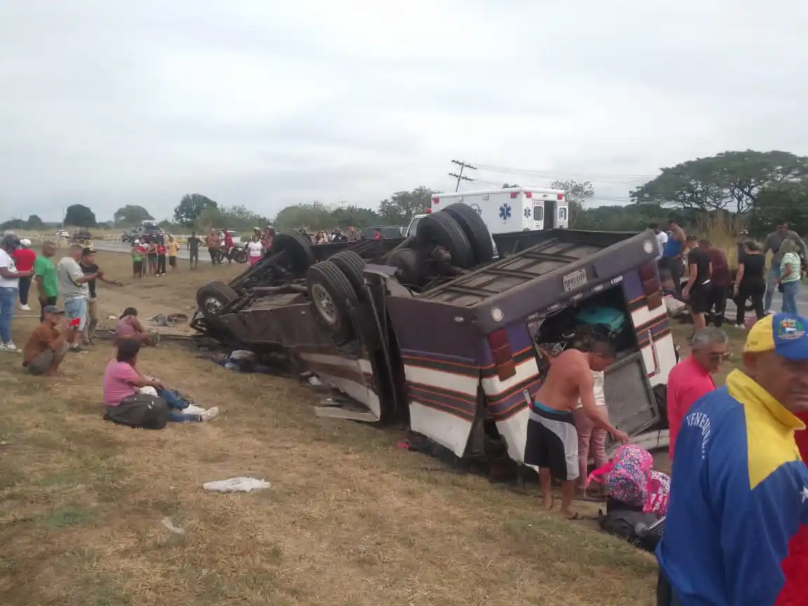 ¡TRAGEDIA en Carabobo! Accidente de tránsito deja 6 muertos y 18 heridos