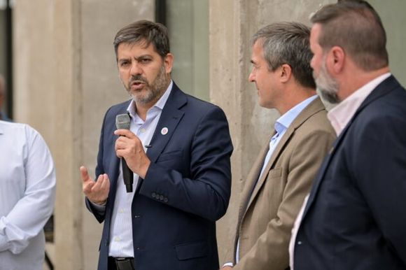 El entorno de Kicillof cruzó al kirchnerismo y dijo que no hay cambios en la relación con Cristina