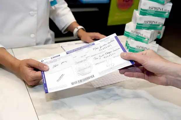 Sanción y duras críticas a la nueva Ley que prohíbe el cobro de plus médico