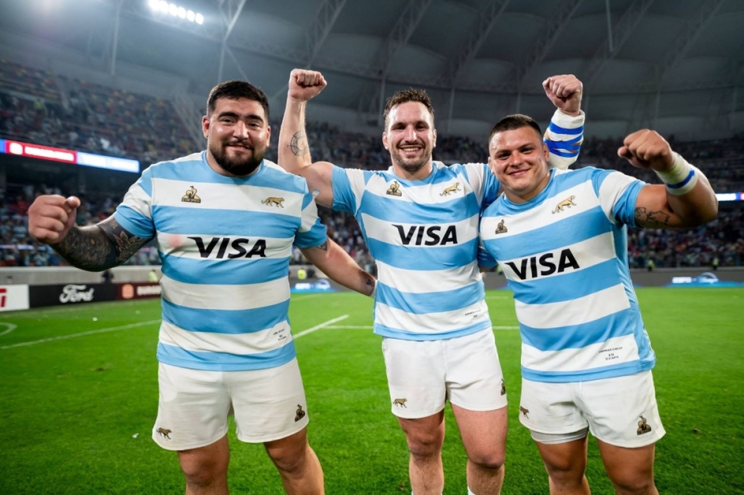 Joel Sclavi, el tandilense Ignacio Calles y Thomas Gallo; integrantes de Los Pumas.