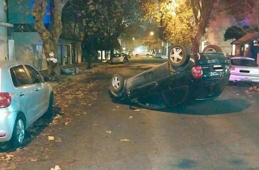 Volcó con su auto y se desconocen las causas del siniestro