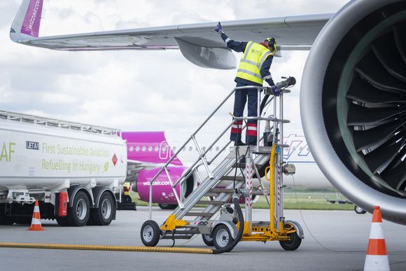 MOL y Wizz Air prueban comercialmente SAF en el aeropuerto de Budapest
