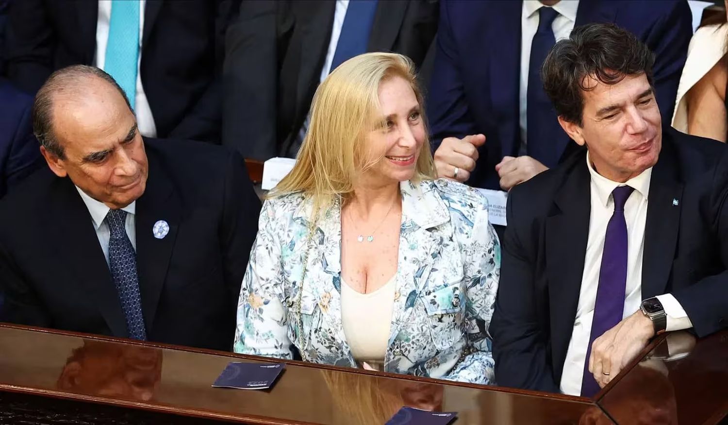 Los motivos de Milei para convertir a Francos en superjefe de Gabinete