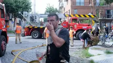 Trágico incendio y derrumbe en Barracas