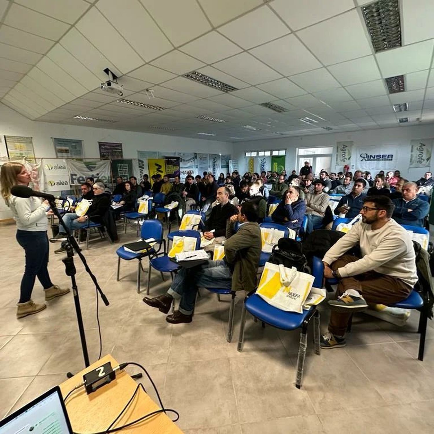 Convocante Jornada CIAV con un centenar de profesionales agrónomos