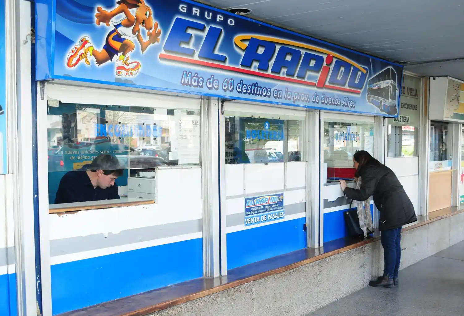 Un micro se rompió y los pasajeros llegaron cinco horas después de lo previsto