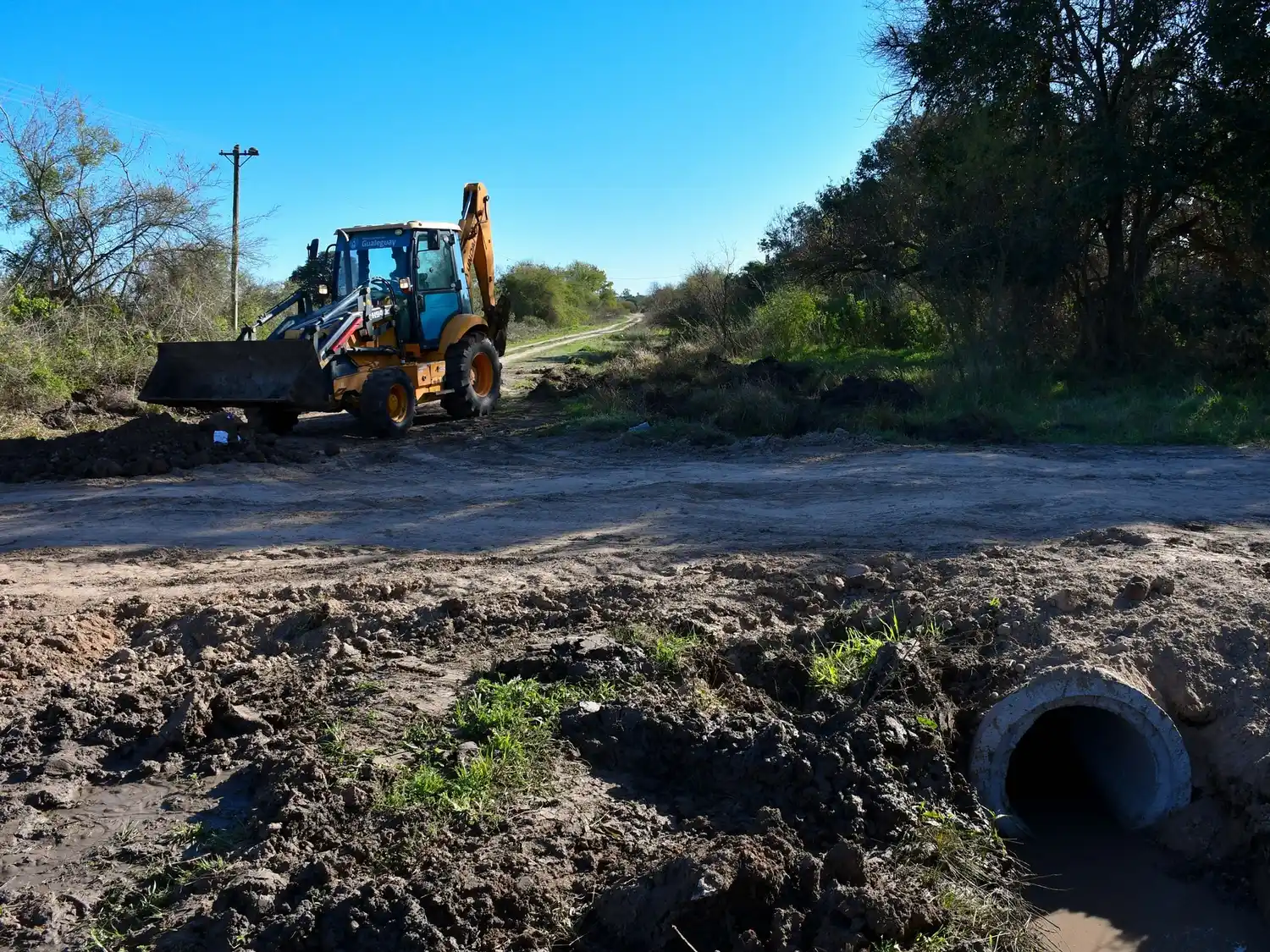 Obras municipales en distintos barrios de la ciudad