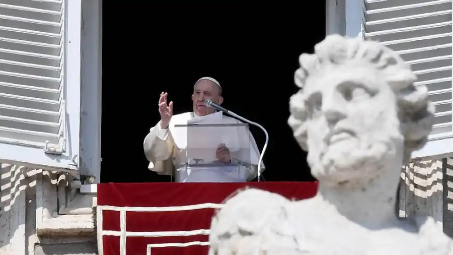 El papa Francisco pide detener la “masacre” en Ucrania