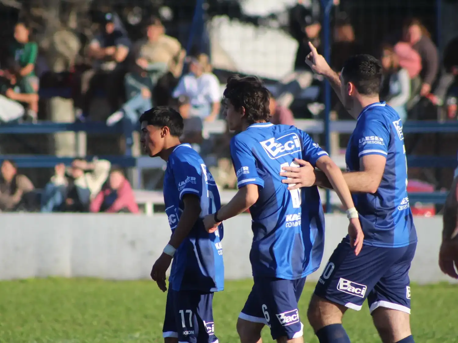 Urquiza, Sportiva y Juventud sacaron boleto al Petit