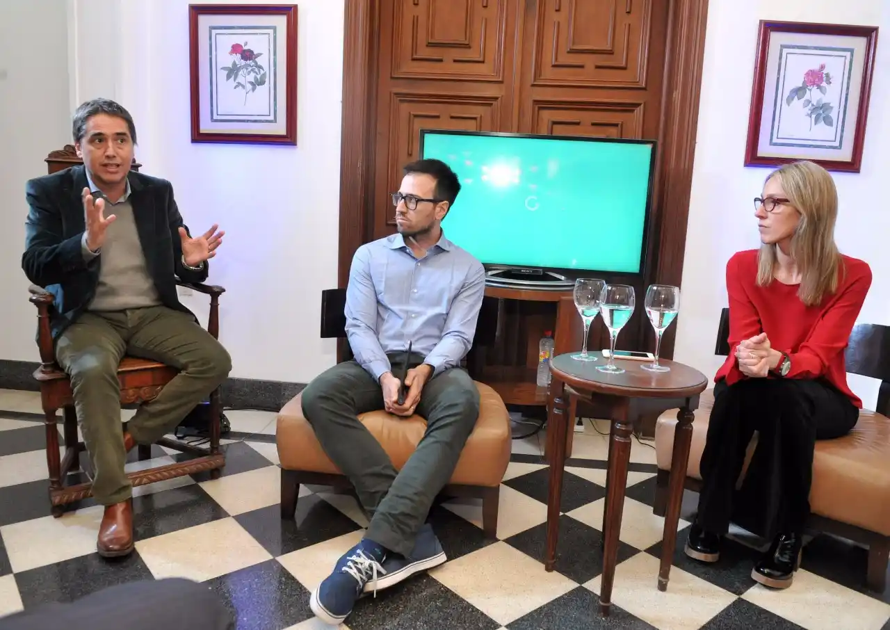 Lorenzino pide discutir un nuevo sistema electoral para 2019