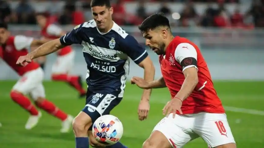 Independiente empató con Gimnasia ante su gente