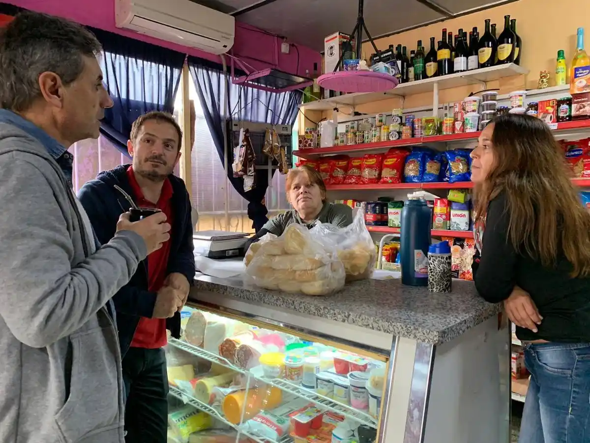 Campana: Abella ya confirmó los primeros de su lista y salió de timbreo