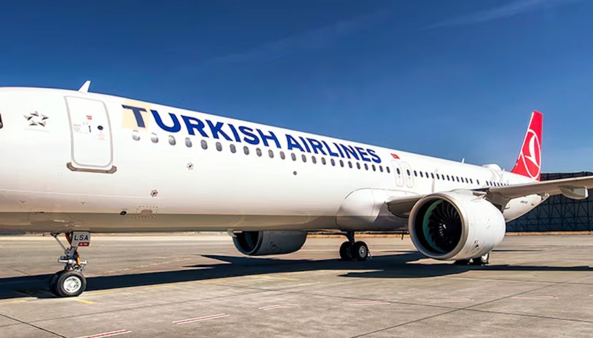 "Suma de errores": Así fue la peligrosa maniobra que terminó en tailstrike de un A321neo en Praga