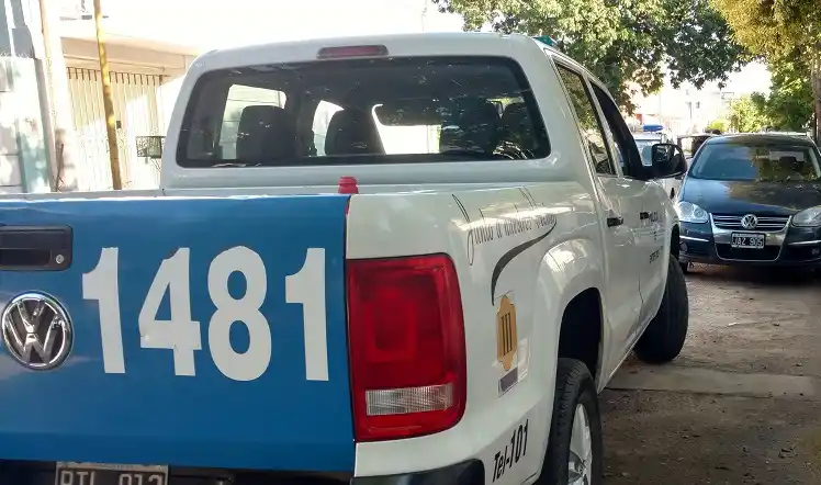  Dos sujetos fueron detenidos cuando intentaban ingresar a una ferretería