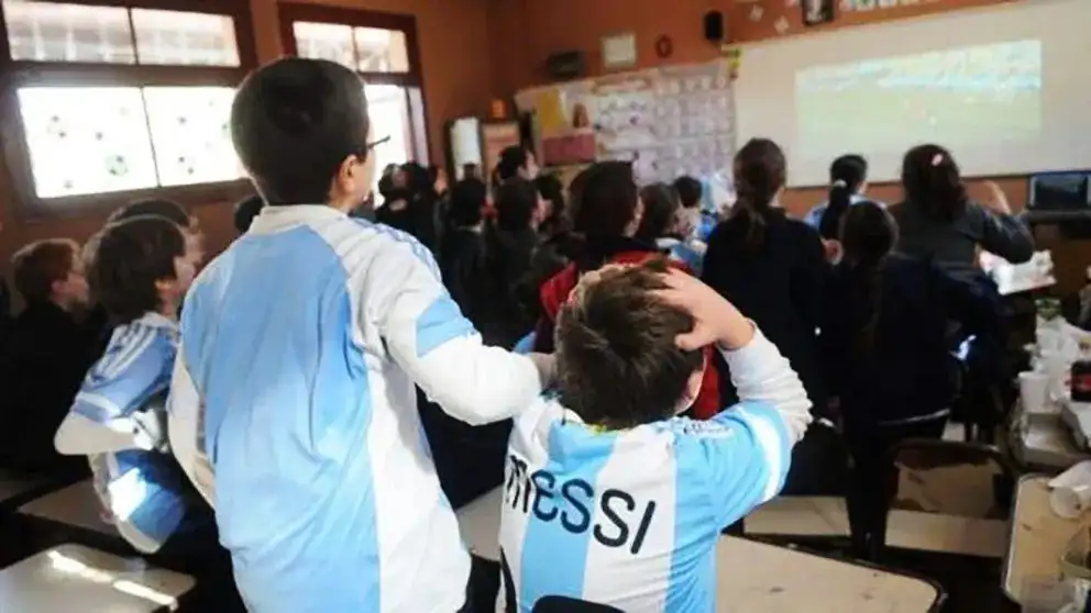 El CGE dispuso que los alumnos puedan ver los partidos del Mundial en las escuelas