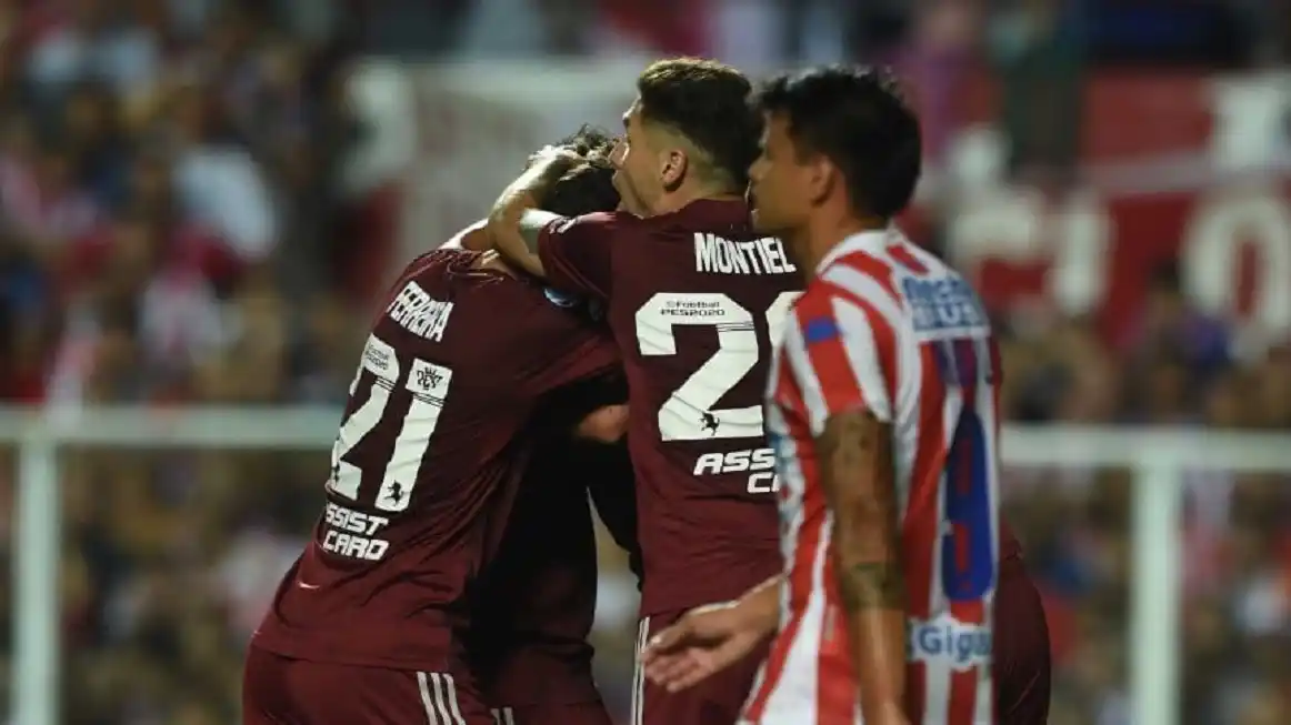 RIver lo dio vuelta en Santa Fe y sumó un triunfo clave para continuar arriba
