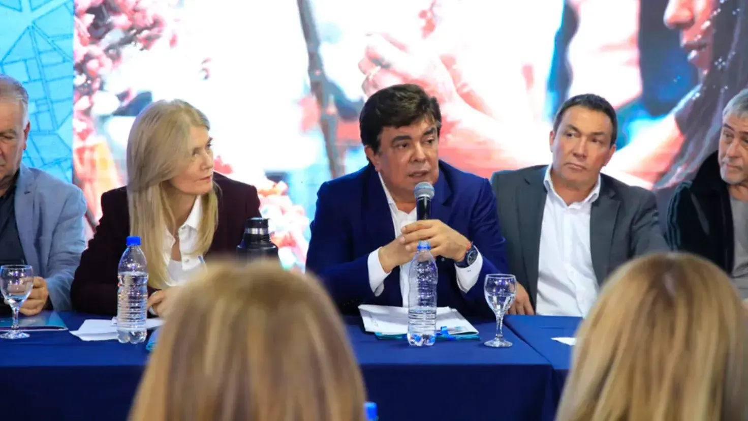 Los intendentes de la FAM reclamaron al gobierno nacional que cambie el rumbo económico.