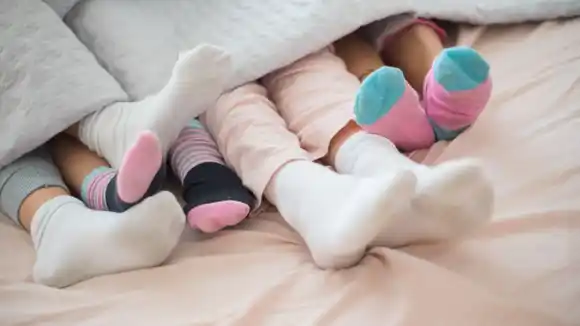 Dormir con medias: ¿BUEN O MAL HÁBITO?