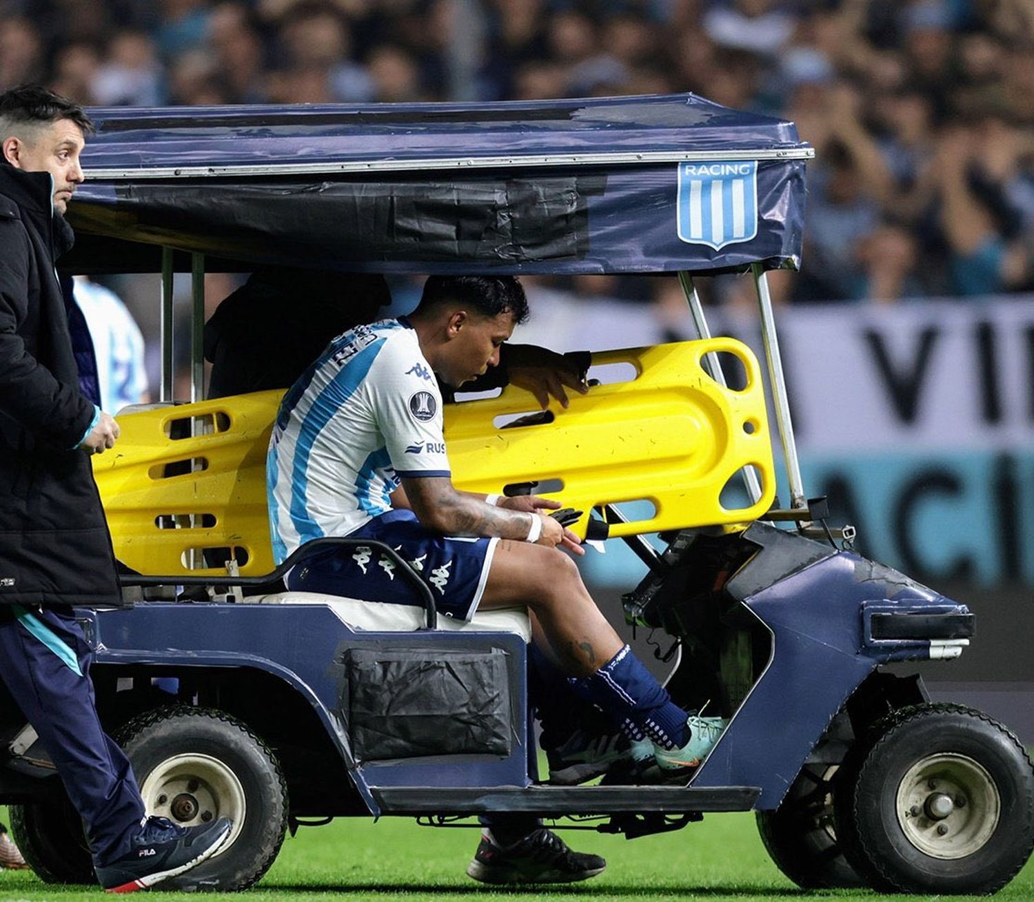 Roger Martínez se lesionó y se perderá el partido de ida